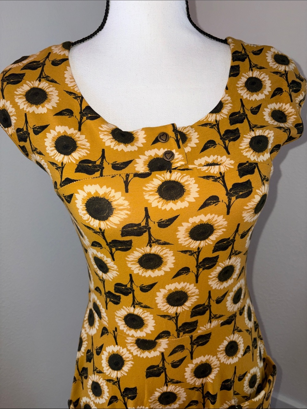 NWOT Effie's Heart Girasole Picnic Sunflower Fit Flare dress size Small - Picture 3 of 5
